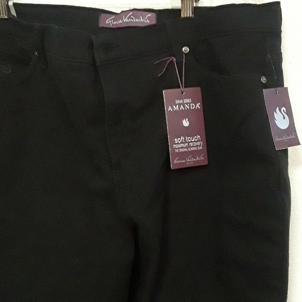 *C1- NEW GLORIA VANDERBILT AMANDA SZ. 16 SHORT BLK JEANS